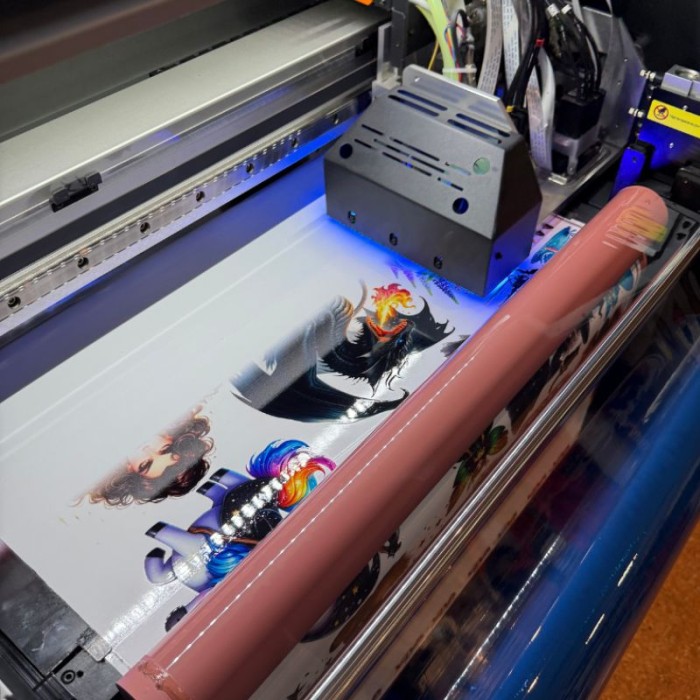 servicio-de-impresion-de-stickerspegatinas-en-uv-dtf-ancho-28-cm-sekaisa